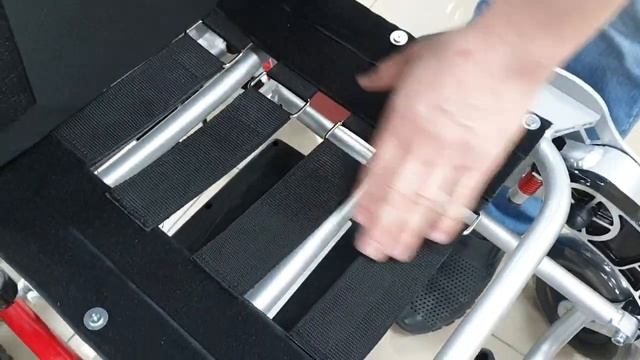 Коляска с электроприводом Caterwil Lite из категории Travel смотреть онлайн