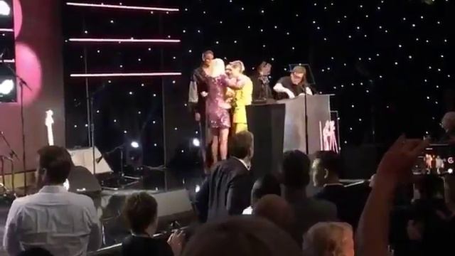 Congratulations @elizabethbanks on earning the 2019 Will Rogers Pioneer Award. смотреть онлайн