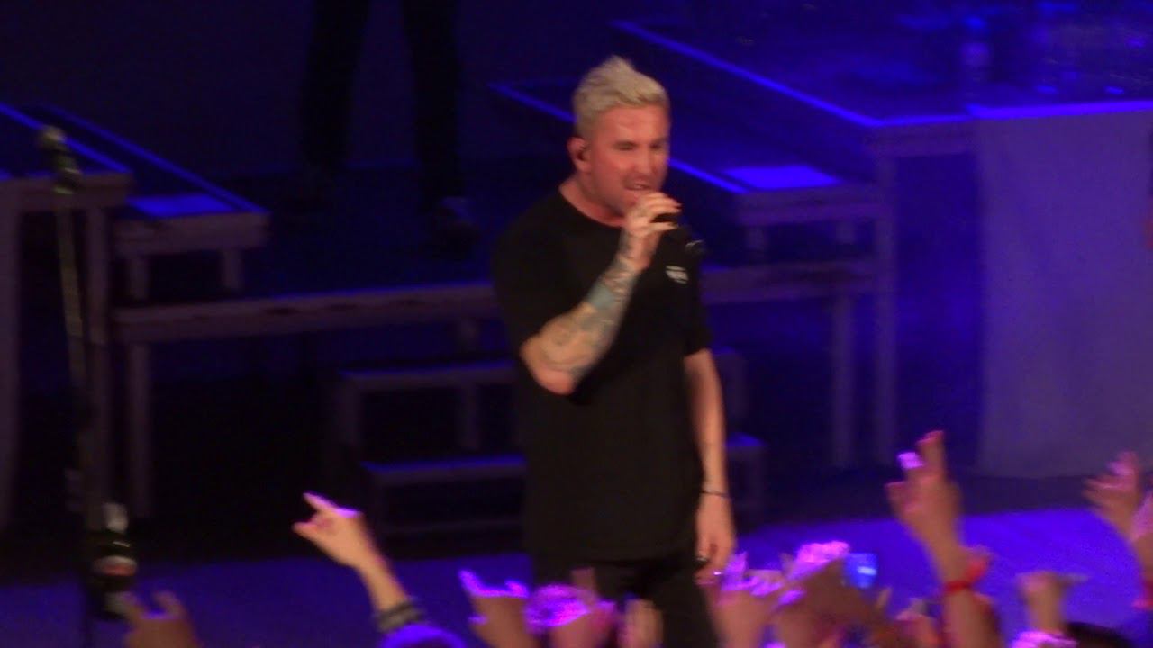 Hollywood Undead - Dead Bite (Rostov 2018) смотреть онлайн