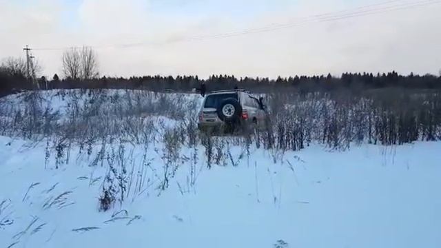 Toyota Land Cruiser 105 в своей стихии смотреть онлайн