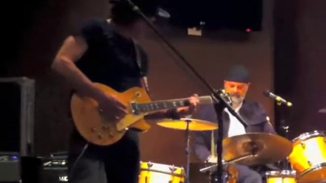 Singer songwriter Steven Bates playing "Hey San Francisco" live at Garcia River Casino смотреть онлайн