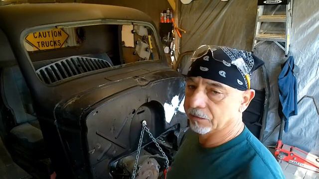 '46 Chevy truck build - Filled holes in firewall, repaired box смотреть онлайн