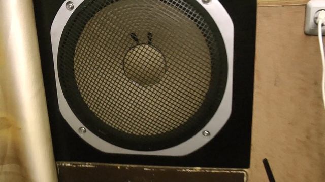 Пришли колонки Yamaha NS-1000 MONITOR рабочие ли они ? смотреть онлайн