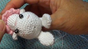 Маленький зайчик крючком. How to crochet a little bunny.