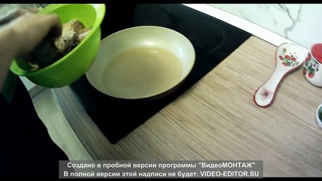 Курица на сковороде Жареная курица с Поджаристой корочкой и чесночным ароматом смотреть онлайн