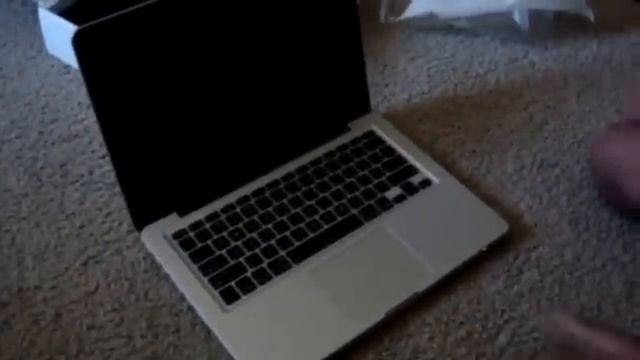 2012 13 inch MacBook Pro unboxing смотреть онлайн