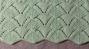 Чудесный ажурный и волнистый узор спицами. Очень простой узор спицами, вяжется быстро и легко узор 1