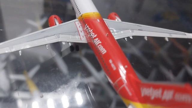UNBOXING - REVIEW  Vietjet air  A320-200WL Phoenix Model 400 Scale 