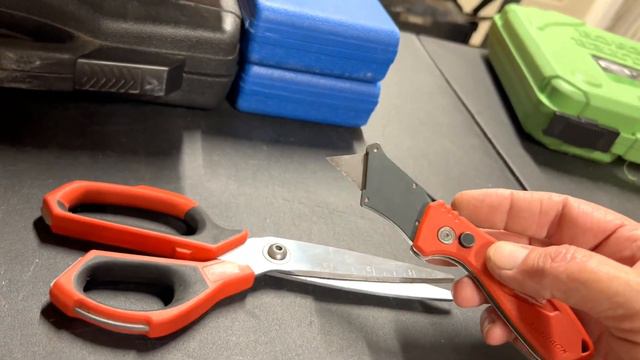 Milwaukee MIL48224043 Scissors And Milwaukee Fastback Folding Utility Knife Review