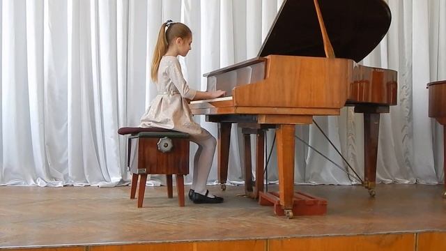 Фортепианная пьеса "Играем на черных клавишах" - музыка Елены Гончарук (рояль - Диана Жаравина) смотреть онлайн