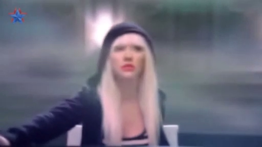 Christina Aguilera - Keeps Gettin Better