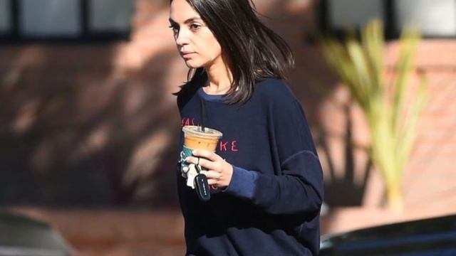 Mila kunis in real life/Мила кунис в реальной жизни смотреть онлайн