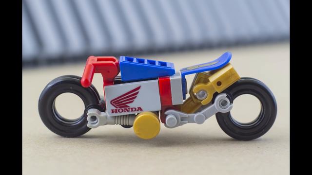 LEGO TOP 10 MOCs!!! Floating Hands +Christmas Builds! | Weekly Lego Custom Creation News смотреть онлайн