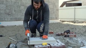 Начали выкладывать перегородки из силикатных блоков. Это СУПЕР!