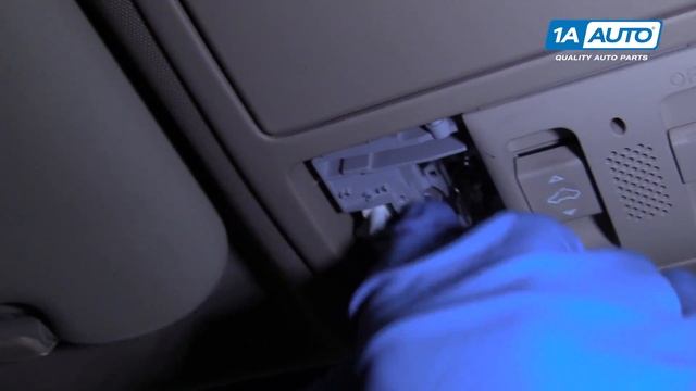 How to Replace Interior Map Light Bulbs 07-11 Honda CR-V смотреть онлайн