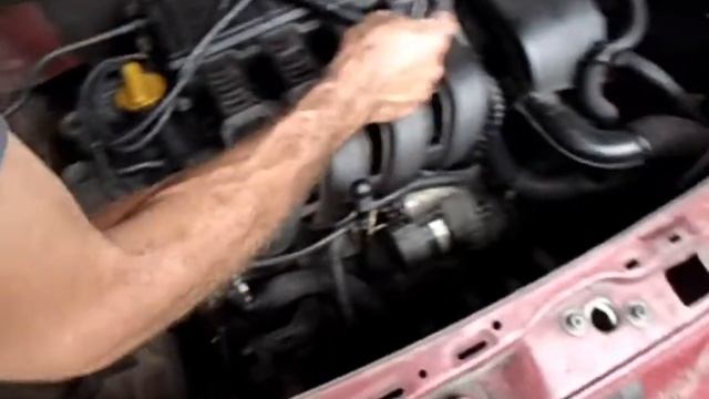Como tirar a borrachinha do cabo de vela do Renault Clio 2002 смотреть онлайн