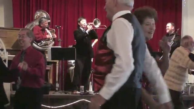 Au Brothers "Over the Waves" смотреть онлайн