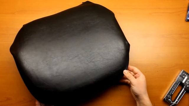 Перетяжка компьютерного кресла своими руками за 1 час. Как обтянуть кресло без складок самому. смотреть онлайн