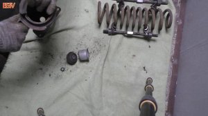 замена задних амортизаторов на Ауди 80 б4 #ауди