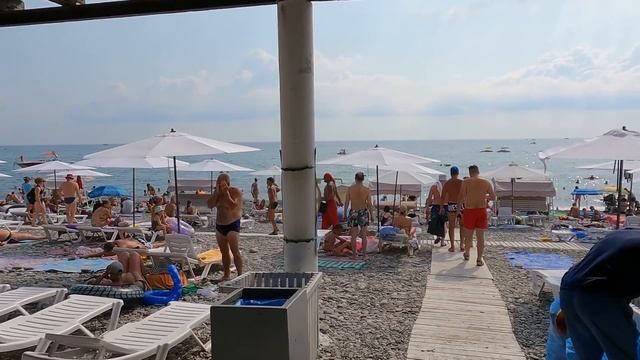Пляж ,набережная и море 21.07.2021., в 16-00.?ЛАЗАРЕВСКОЕ СЕГОДНЯ?СОЧИ. смотреть онлайн