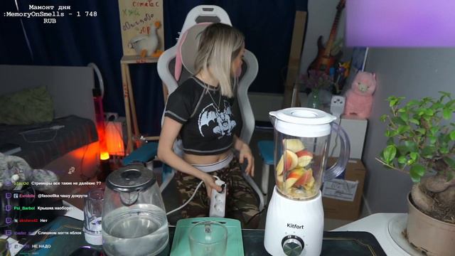 КАК ФАСОЛЬКА РЕКЛАМИРОВАЛА БЛЕНДЕР НА СТРИМЕ - Fasoollka смотреть онлайн