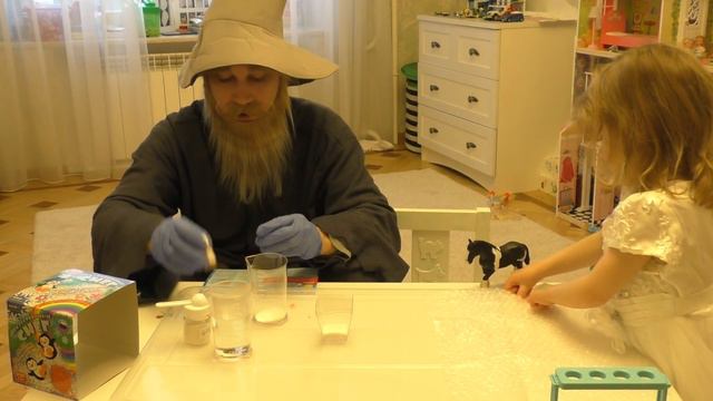 Снег в доме? Это реально! / Snow in the house? It's real! (Experiences for children) смотреть онлайн