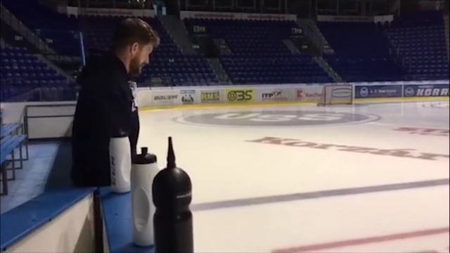 Michel Miklík sa zastreľuje na zápas proti Novým Zámkom смотреть онлайн