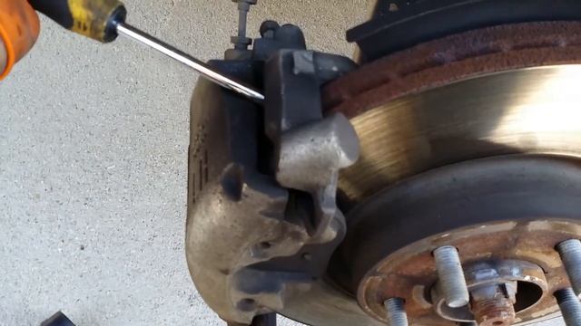 FORD ESCAPE 2013 FRONT BRAKE PADS REPLACEMENT смотреть онлайн