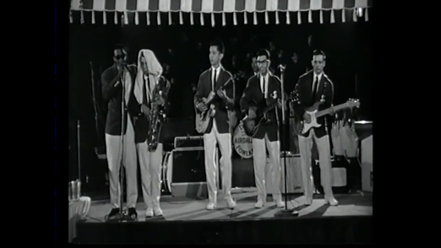 Doug and the Airdales смотреть онлайн