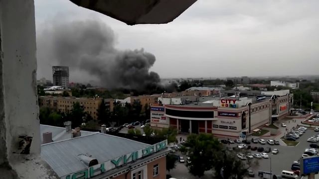 Пожар на ул Воинов-интернационалистов, г. Караганда смотреть онлайн