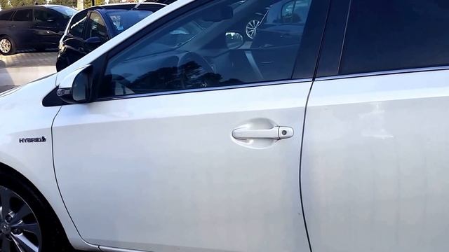 Toyota Auris 1.8 HSD Sport+Skyv.+Navi смотреть онлайн