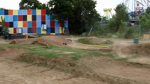 RC Monster Trucks - Nitro and Electric Racing Action смотреть онлайн