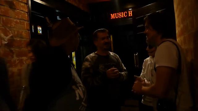 Ася и Петрович на хэллоуине смотреть онлайн