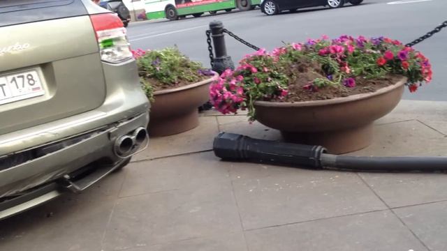 ПОРШЕ КАЙЕНН разбился на Невском проспекте смотреть онлайн