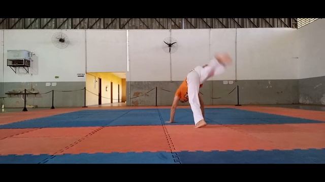 Movimento de Capoeira 39 смотреть онлайн