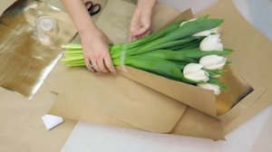 УПАКОВКА БУКЕТА В КРАФТ БУМАГУ | ШКОЛА ФЛОРИСТИКИ