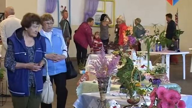 Необычными композициями порадовала горожан традиционная выставка «Осенний букет» смотреть онлайн
