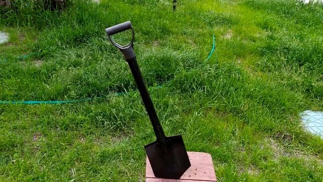 Паленый Fiskars (или просто походная лопата) смотреть онлайн