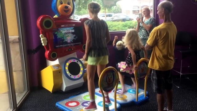 США Первый День Рождения Викули в АМЕРИКЕ.Подарков много,но ВСЕ ТРЕЗВЫЕ. смотреть онлайн