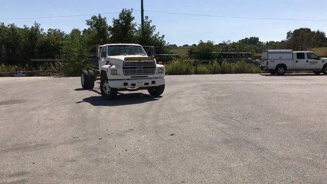 1992 Ford F600 Straight Truck Cab & Chassis смотреть онлайн