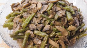 ЗАКУСКА ИЗ СТРУЧКОВ ФАСОЛИ И ШАМПИНЬОНОВ