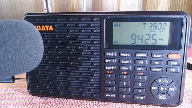 XHDATA D-608WB vs XHDATA D-109 on very distant shortwave signals: North Korea, Alaska and more смотреть онлайн