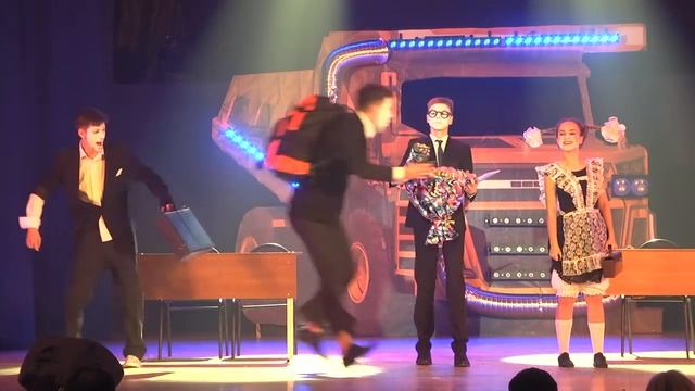 [Дебют 2018] Строительной институт.mp4 смотреть онлайн