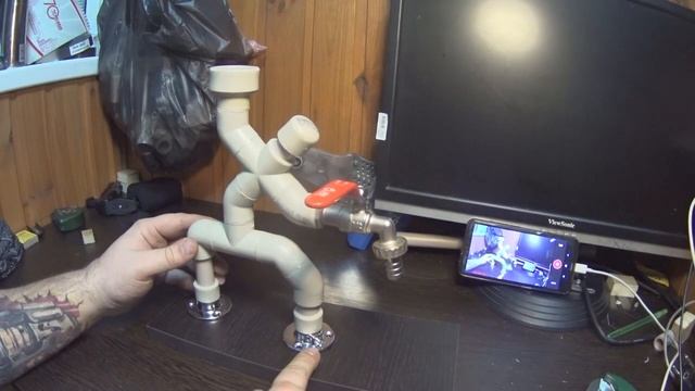 Наливайка-человечек своими руками. Диспенсер из полипропиленовых труб. Подарок мужчине смотреть онлайн