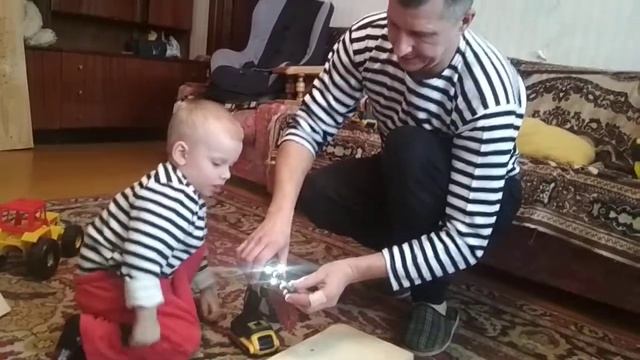 Dcf887 от Lnstr.by справиться даже ребёнок(2.8 года, это его любимый Instr умент)