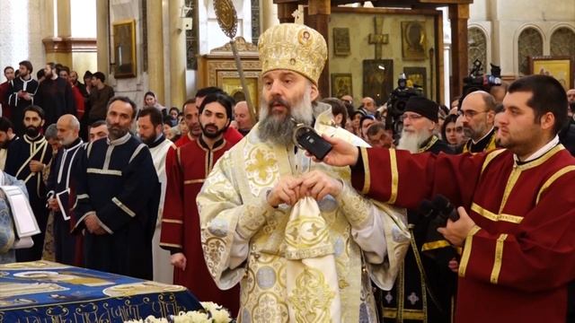 ТБИЛИСИ. СОБОР СВЯТОЙ ТРОИЦЫ. СТРАСТНАЯ ПЯТНИЦА смотреть онлайн