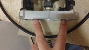 Как закрепить ручной фрезер на столе