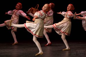 "Прогулка", Ансамбль "Школьные годы". "Walk", Ensemble "School Years".