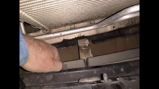 Hyundai Accent removing the bumpeR - Hyundai Accent как снять бампер - смотреть онлайн