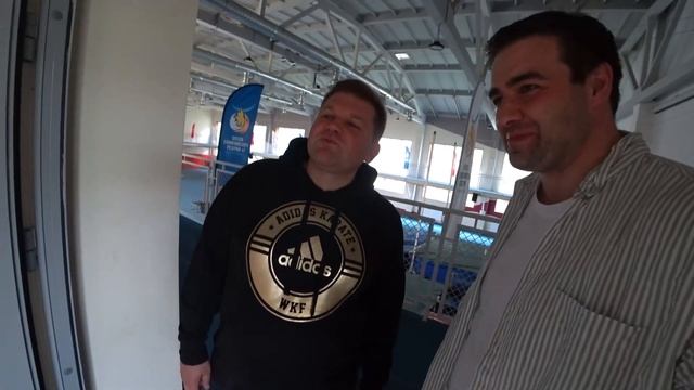 Это лучшая спортивная школа I Бей и беги смотреть онлайн